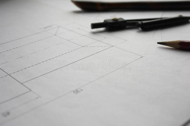Förberedelse för att formulera dokument, teckningar, hjälpmedel och diagram på tabellen arkivfoto Förberedelse för att formulera dokument, teckningar, hjälpmedel och diagram på tabellen arkivfoto