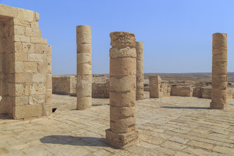 Fördärvar av den Nabatean templet i forntida Avdat, Israel royaltyfri foto Fördärvar av den Nabatean templet i forntida Avdat, Israel royaltyfri foto
