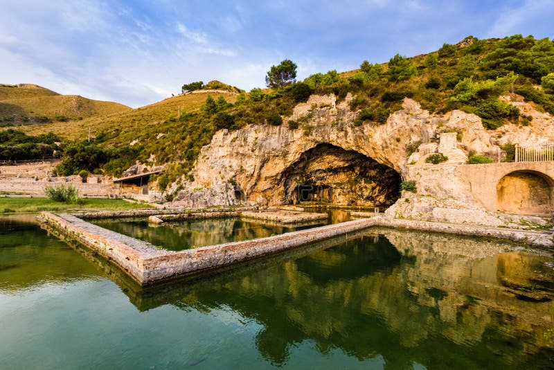 Fördärvar av den Tiberius villan i Sperlonga, Lazio, Italien arkivfoton Fördärvar av den Tiberius villan i Sperlonga, Lazio, Italien arkivfoton