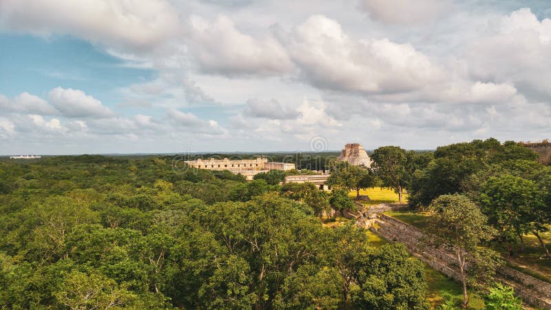 Fördärvar av forntida stad av Uxmal arkivfoton Fördärvar av forntida stad av Uxmal arkivfoton