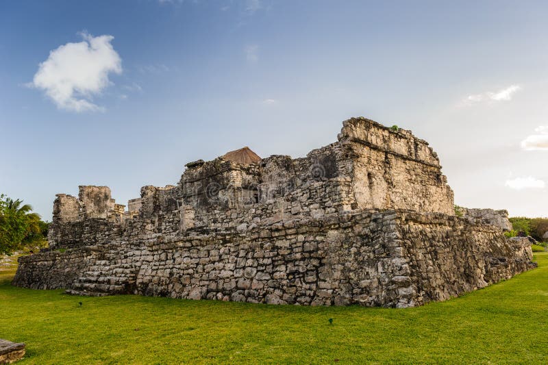 Fördärvar av Tulum royaltyfri foto