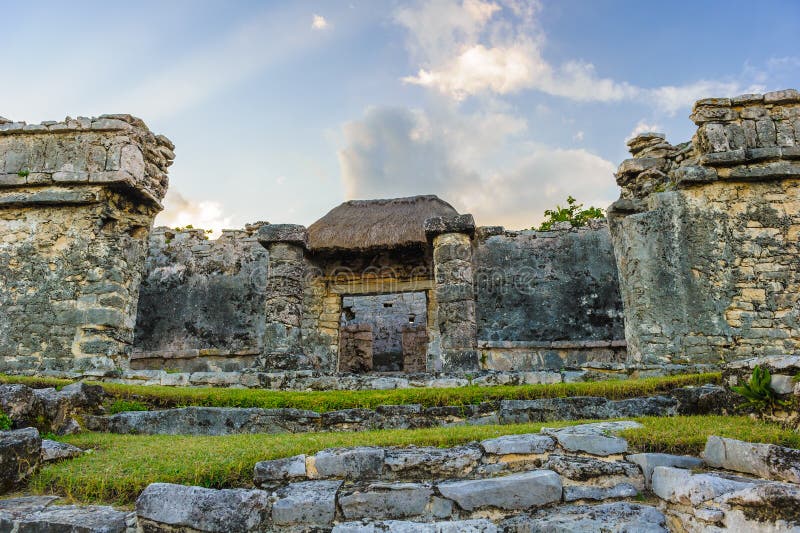 Fördärvar av Tulum royaltyfri bild