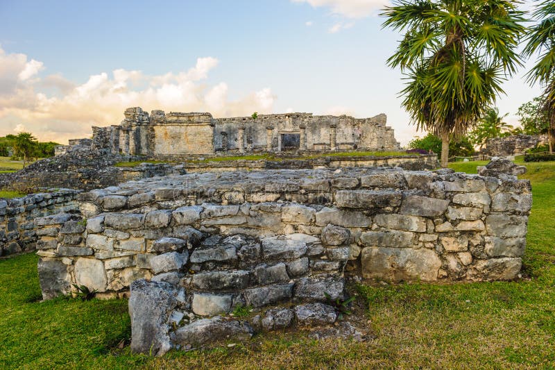 Fördärvar av Tulum royaltyfri foto