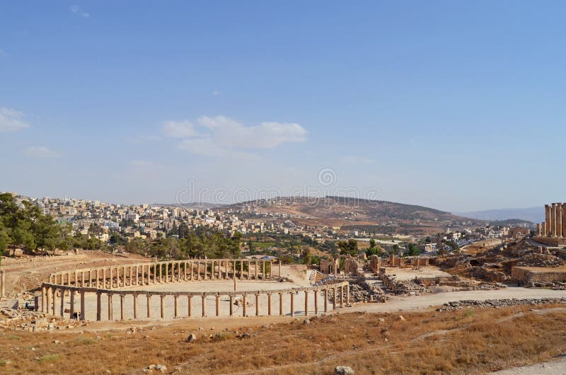 Förstörd stad i jerash gerasa-kungadömet Jordan i mellanöster royaltyfria bilder