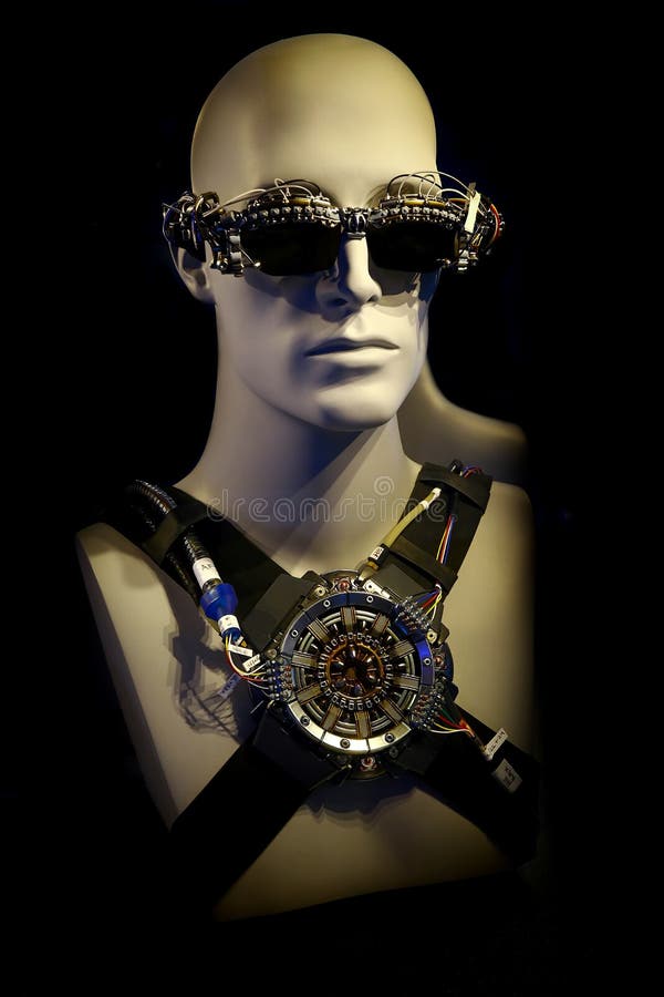 Förundra sig hjältejärnmannen som fullständiga visionexponeringsglas markerar II på skärm på disneyland Hong Kong fotografering för bildbyråer Förundra sig hjältejärnmannen som fullständiga visionexponeringsglas markerar II på skärm på disneyland Hong Kong fotografering för bildbyråer