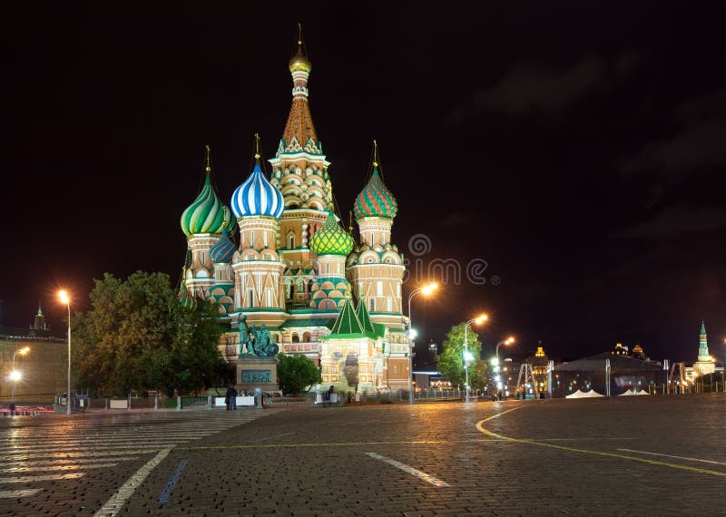 Fürbitte-Kathedrale in der Nacht. Moskau, Russland lizenzfreies stockbild Fürbitte-Kathedrale in der Nacht. Moskau, Russland lizenzfreies stockbild