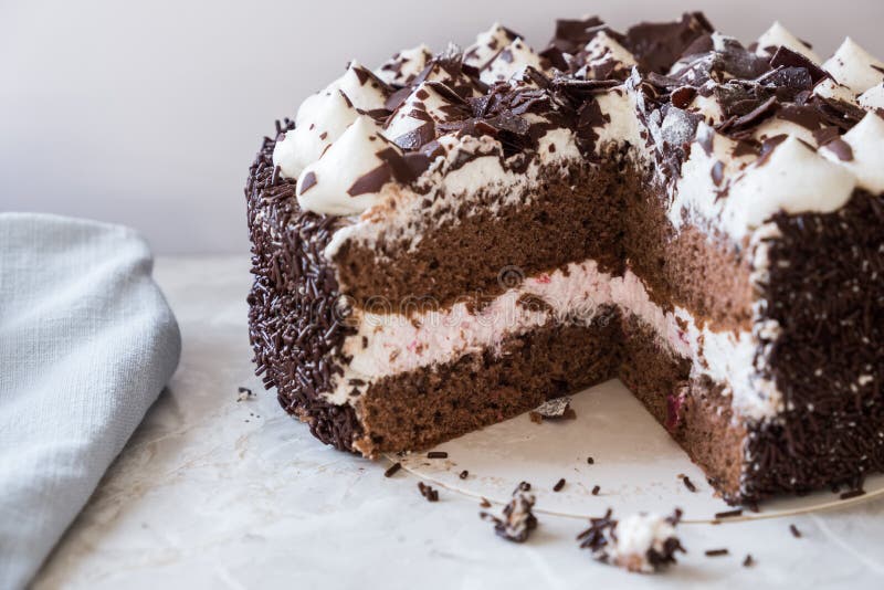 Gateau Allemand Traditionnel De Foret Noire De Gateau Image Stock Image Du Cuisine Creme