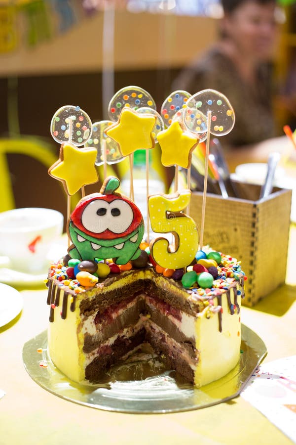 Gateau D Anniversaire 5 Ans Photos Libres De Droits Et Gratuites De Dreamstime Gateau D Anniversaire 5 Ans Photos Libres De Droits Et Gratuites De Dreamstime