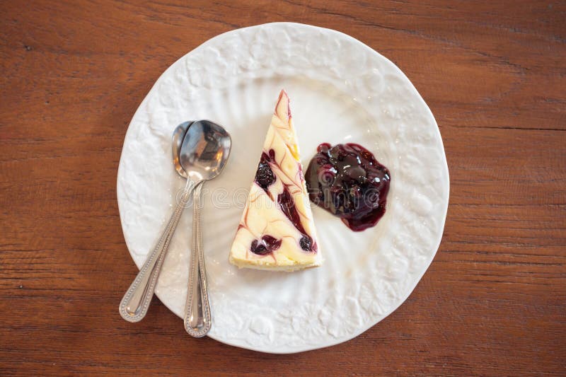 Gateau Au Fromage De Myrtille Du Plat Blanc Image Stock Image Du Gateau Myrtille