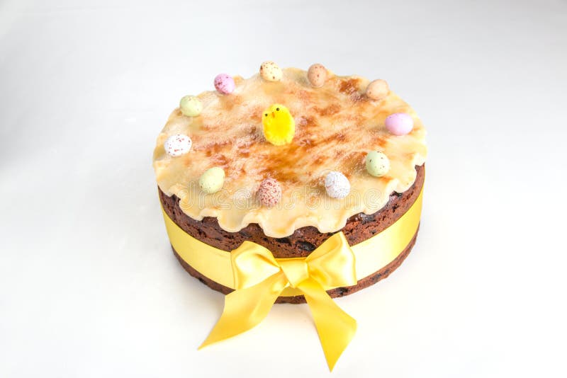 Gateau Traditionnel Des Anglais Paques De Gateau De Simnel Avec L Ecrimage De Massepain Et Les 12 Boules Traditionnelles Du Mass Image Stock Image Du Massepain Traditionnel Gateau Traditionnel Des Anglais Paques De Gateau De Simnel Avec L Ecrimage De Massepain Et Les 12 Boules Traditionnelles Du Mass Image Stock Image Du Massepain Traditionnel