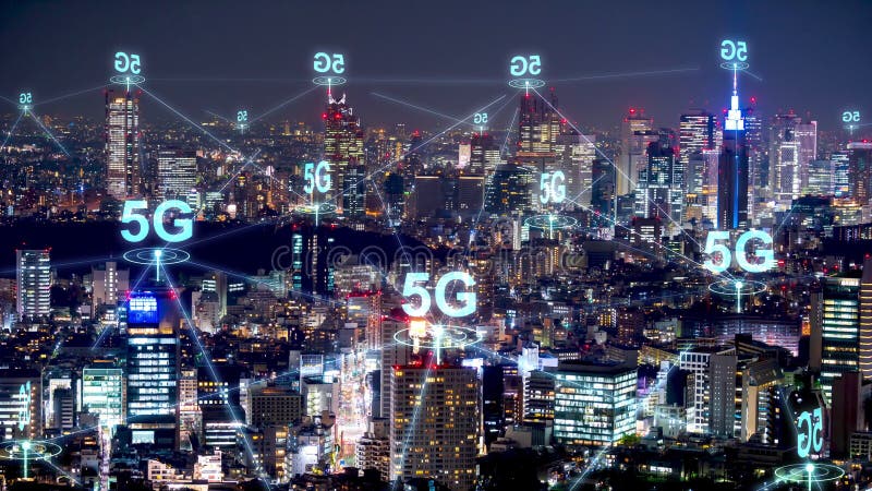 5 g netwerk draadloze systemen en internetcommunicatie met moderne stad. concept van slimme stad