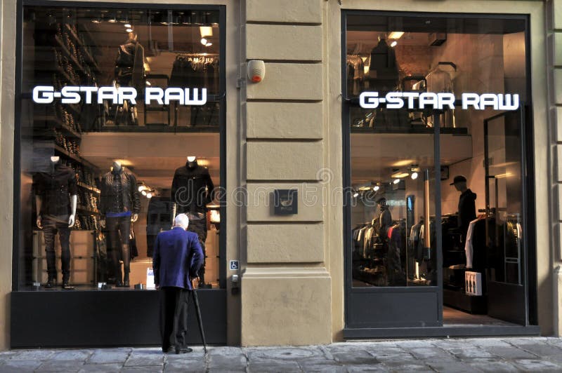 Zich voorstellen helaas Aantrekkingskracht G-Star RAW a Dutch Designer Clothing Company Store in Florence Italy  Editorial Photography - Image of magnus, high: 175686312