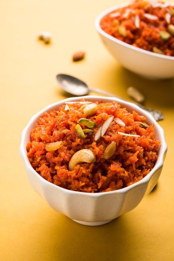 Gajar Halwa oder Karotte Halwa. Indischer süßer Teller nannte Ka Halwa oder Karotte Gajar halwa, berühmtes Lebensmittel für diwali oder Hochzeit