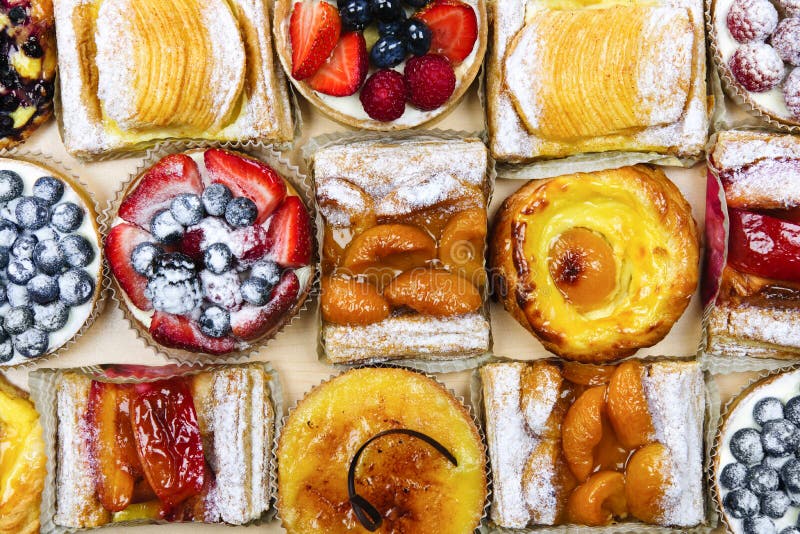 Galdérias e pastelarias Assorted imagem de stock Galdérias e pastelarias Assorted imagem de stock