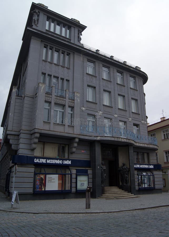 Galerie für Moderne Kunst, Jugendstil-Gebäude von 1912, Hradec Kralove, Tschechien lizenzfreie stockfotografie Galerie für Moderne Kunst, Jugendstil-Gebäude von 1912, Hradec Kralove, Tschechien lizenzfreie stockfotografie