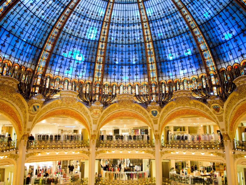 Galeries Lafayette royaltyfri foto Galeries Lafayette royaltyfri foto