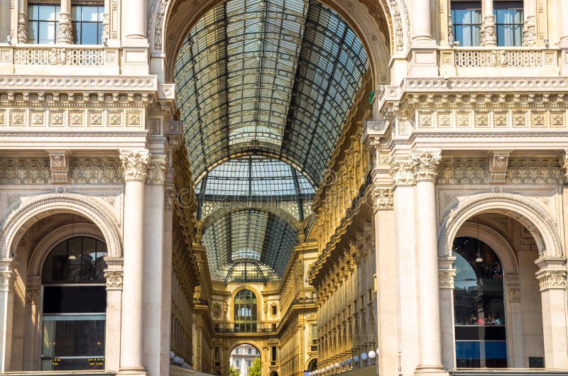 Galerij Vittorio Emanuele II beroemd luxewinkelcomplex, Milaan royalty-vrije stock fotografie Galerij Vittorio Emanuele II beroemd luxewinkelcomplex, Milaan royalty-vrije stock fotografie