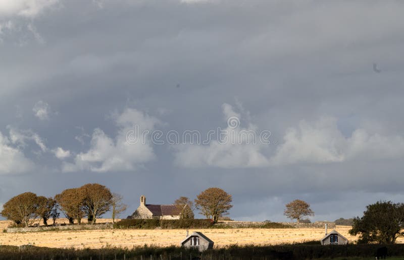 Gales, un día de otoño Hayfields cerca de Caernarfon foto de archivo libre de regalías