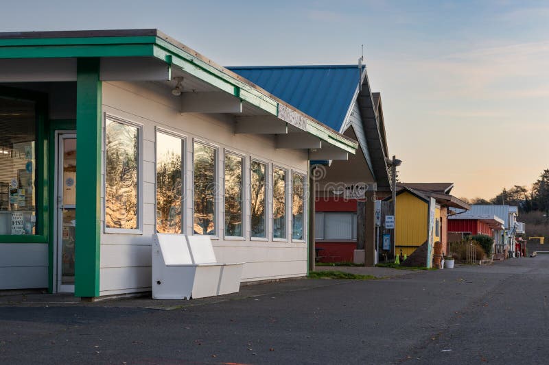 Gallery and Other Shops at Ilwaco Waterfront Editorial Photography
