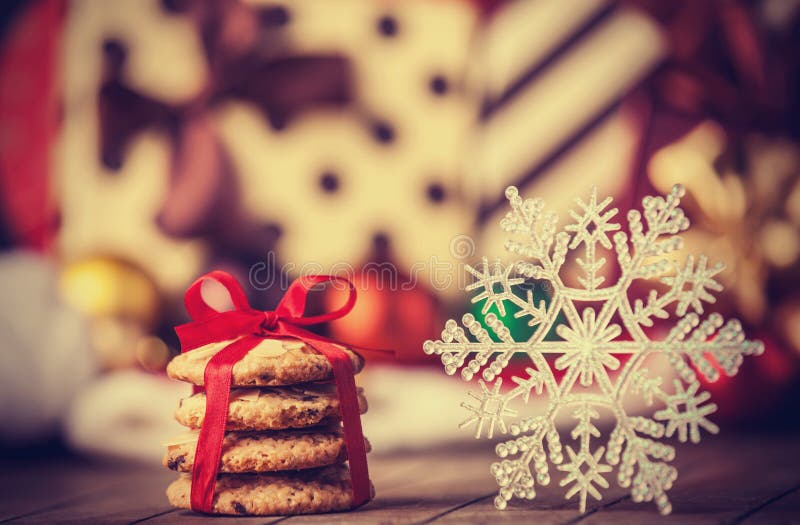 Galletas y copo de nieve imágenes de archivo libres de regalías Galletas y copo de nieve imágenes de archivo libres de regalías