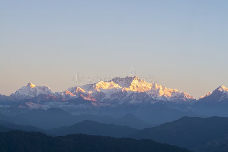 Gama en Himalaya, fotografía de Kanchenjunga del paisaje admitido la mañana fotos de archivo libres de regalías Gama en Himalaya, fotografía de Kanchenjunga del paisaje admitido la mañana fotos de archivo libres de regalías