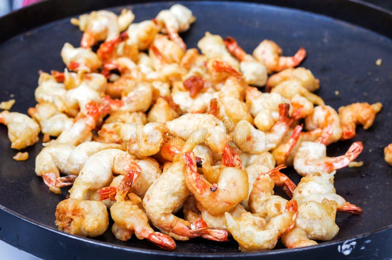 Gambas cocinadas Se limpian los camarones grandes foto de archivo libre de regalías Gambas cocinadas Se limpian los camarones grandes foto de archivo libre de regalías