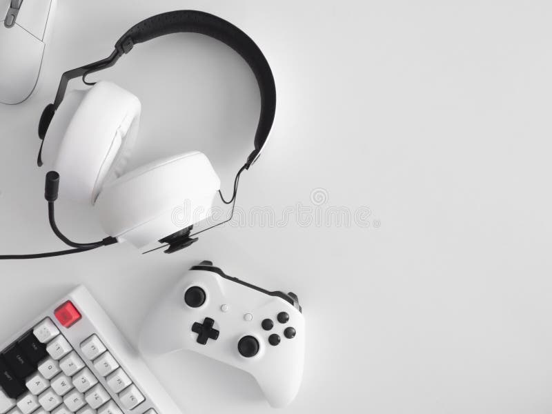 White Game Controller Color Backlighted Keyboard Headphones Grey Desk  Professional Stock Photo by ©gleitfrosch 506537542