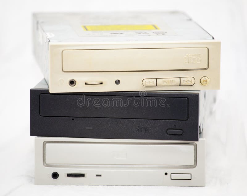 Gamla CDROM-minnen i en hög arkivbilder Gamla CDROM-minnen i en hög arkivbilder