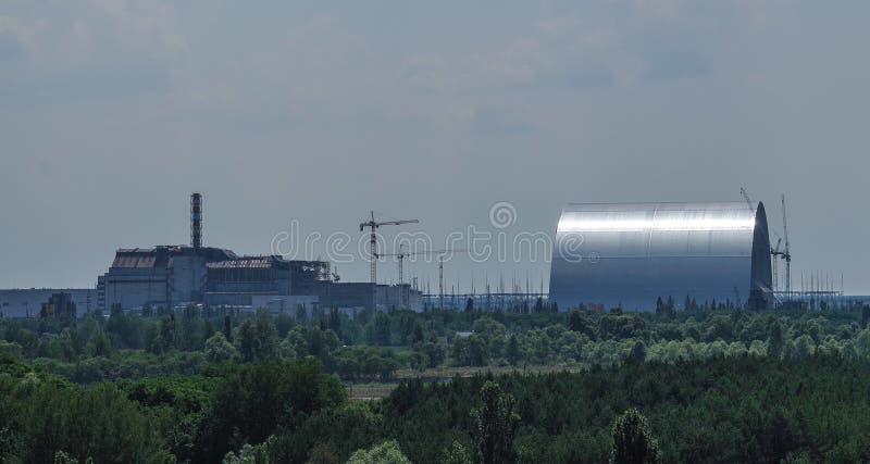 Gamla och nya sarkofag fÃ¶r Tjernobyl 4th reaktor