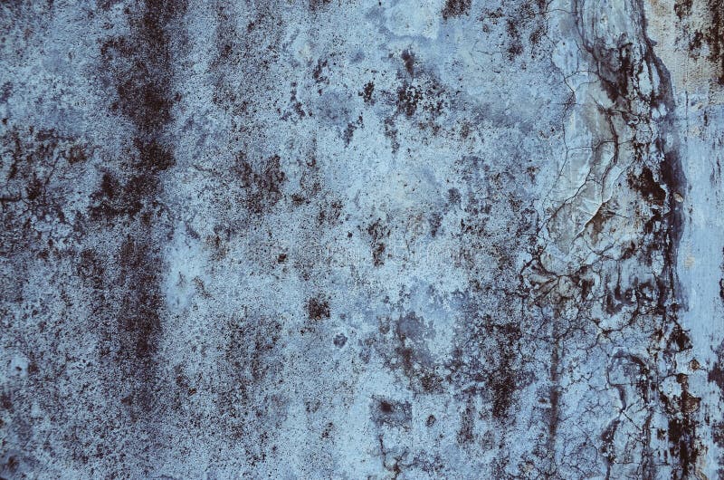 Gamla, skrapade forntida blått, metalltextur med många rostiga skrapor, gamla torra blått målar; blå metalltextur/bakgrund
