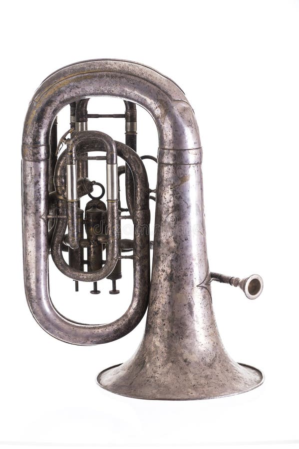 Gammal musikalisk blåsinstrument som isoleras på vit bakgrund fotografering för bildbyråer Gammal musikalisk blåsinstrument som isoleras på vit bakgrund fotografering för bildbyråer