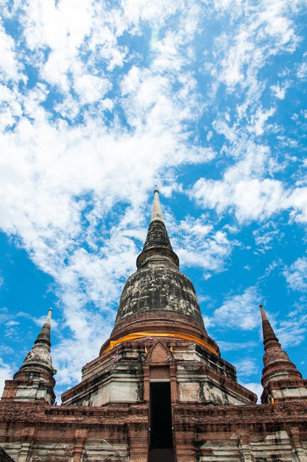 Gammal stor pagod i tempel på Thailand arkivfoto Gammal stor pagod i tempel på Thailand arkivfoto