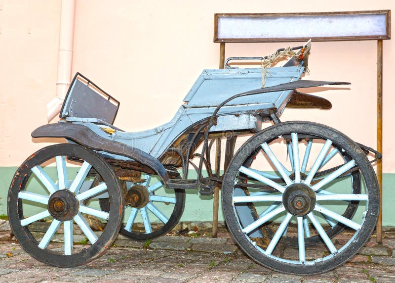 Gammal trähästvagn royaltyfri foto Gammal trähästvagn royaltyfri foto