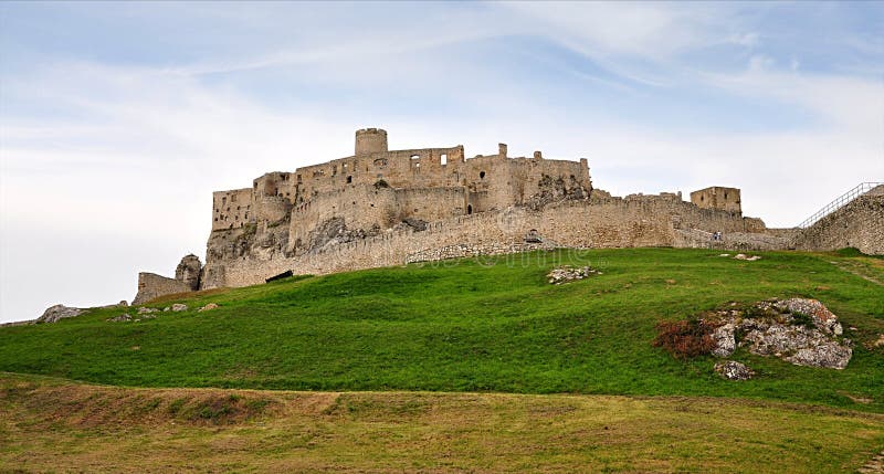 Gammalt fördärvar slotten, den Spiss slotten, Slovakien, Europa royaltyfria bilder Gammalt fördärvar slotten, den Spiss slotten, Slovakien, Europa royaltyfria bilder