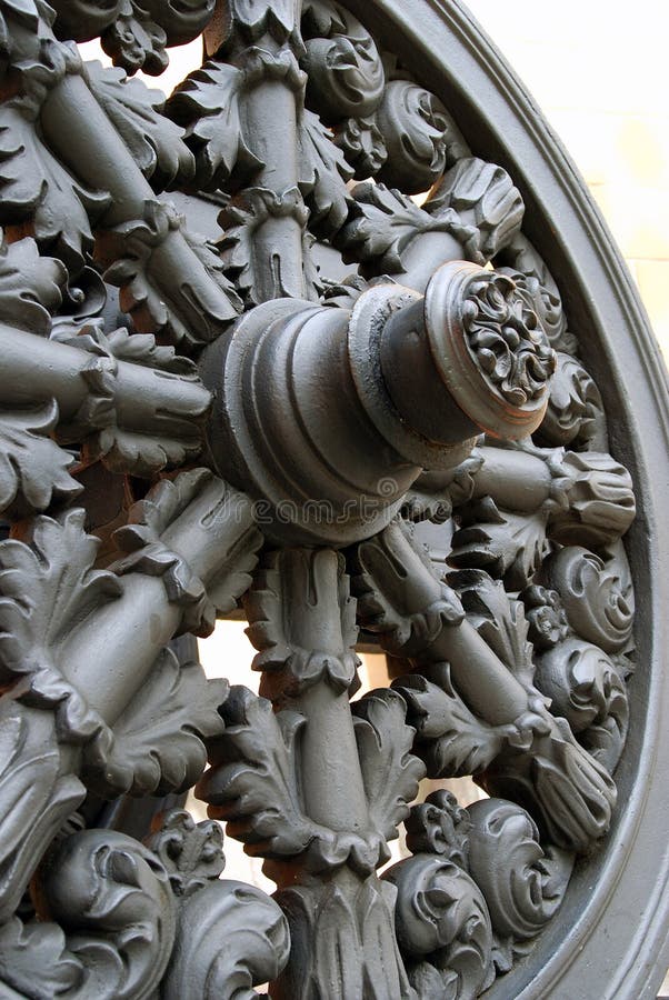 Gammalt kanonhjul kremlin moscow Lokal för Unesco-världsarv arkivbild Gammalt kanonhjul kremlin moscow Lokal för Unesco-världsarv arkivbild
