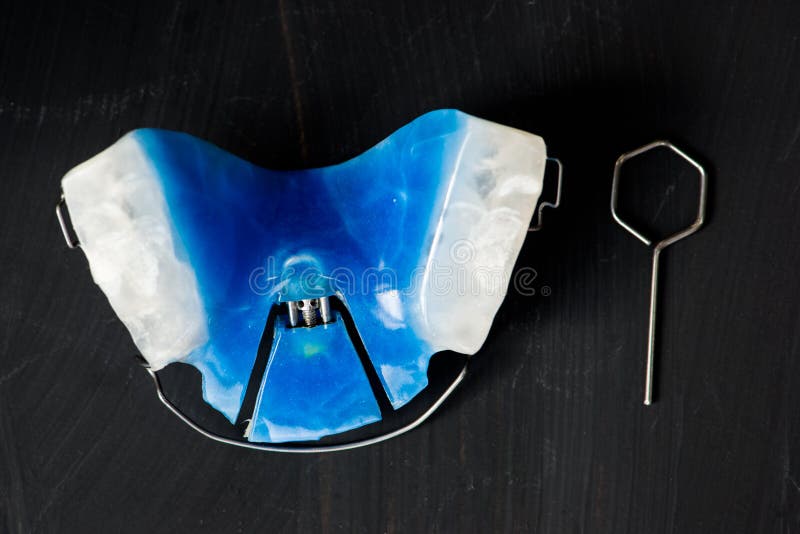 Adesivi Ortodonzia Ganci 10 Ganci Ortodontici A Trazione In Acciaio Inossidabile, Adesivo 3mm Tondo - Nuovi, Marca Easyinsmile Trapano Odontotecnico