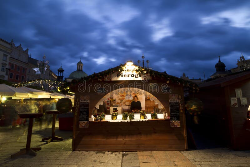 Ganska bås för jul i Krakow arkivfoto Ganska bås för jul i Krakow arkivfoto