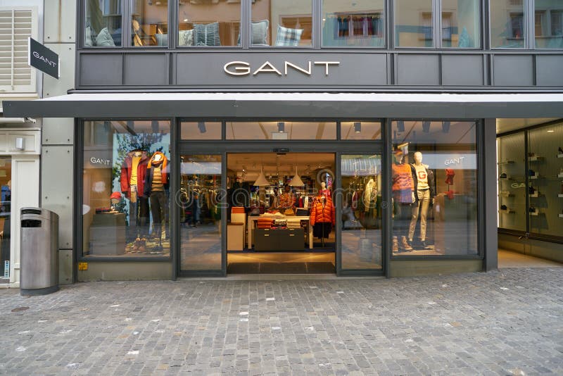 Gant-winkel in Een Winkelcentrum, Shanghai, China Redactionele Fotografie - Image opslag, winkelen: 162371127