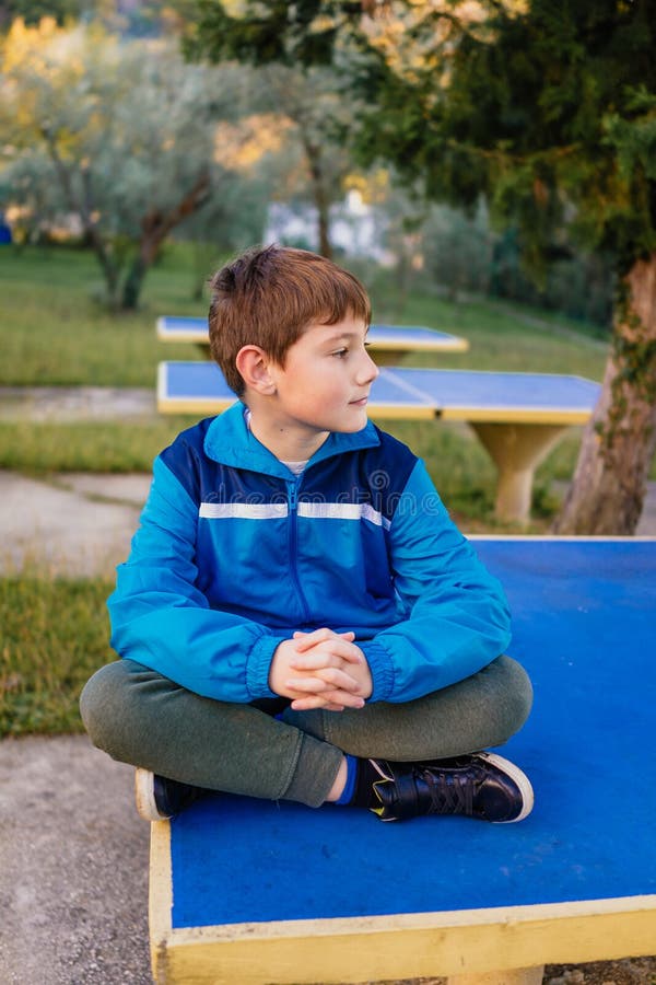 Enfant de 8 ans photo stock. Image du écolier, durée - 157202438