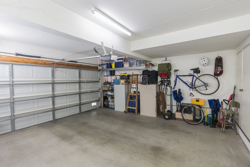 Garaje residencial organizado
