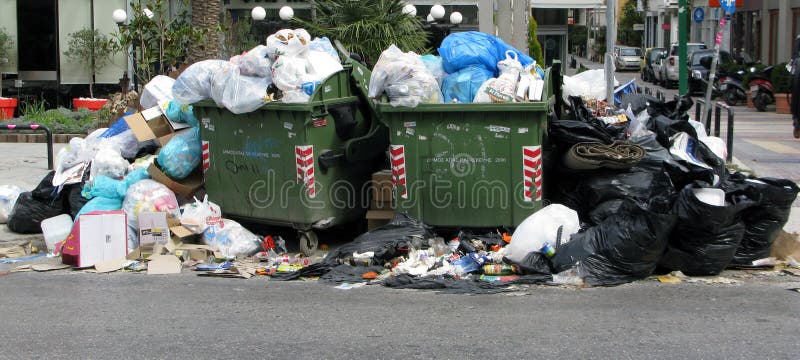 Basura en centro de atenas.