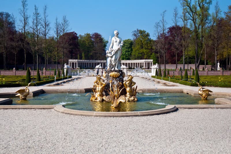 Garden from Dutch palace .