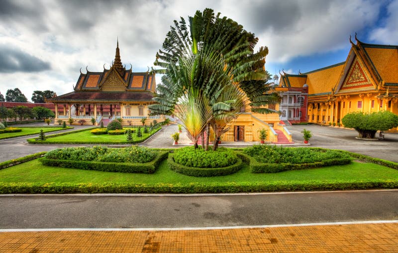 Garden of royal palace - cambodia (hdr)