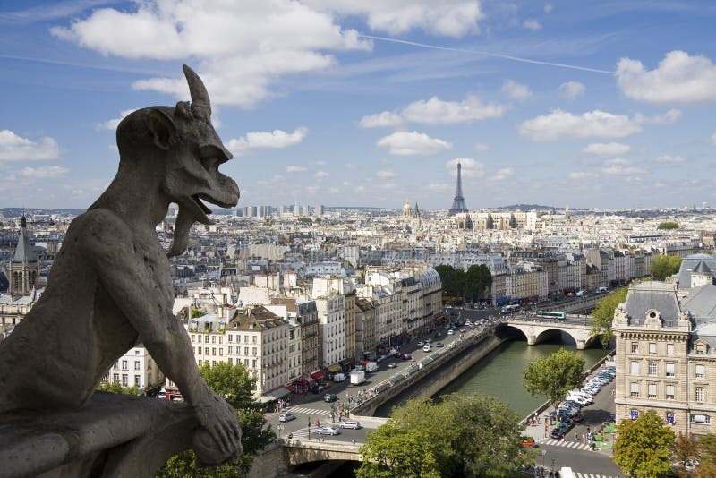 Gargouille in Notre Dame in Parijs stock afbeelding Gargouille in Notre Dame in Parijs stock afbeelding