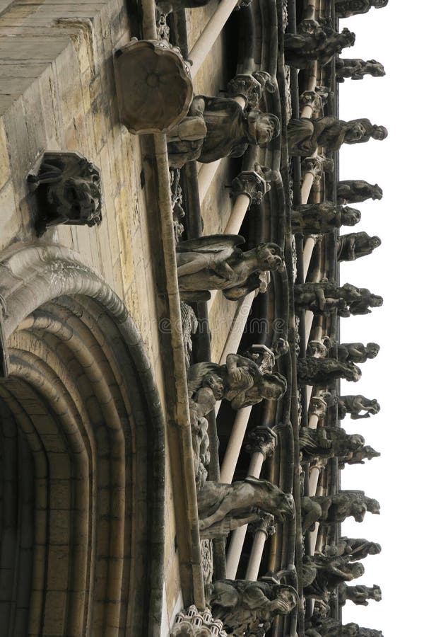 Gargouilles op de westelijke voorgevel van Eglise Notre-Dame DE Dijon royalty-vrije stock afbeelding Gargouilles op de westelijke voorgevel van Eglise Notre-Dame DE Dijon royalty-vrije stock afbeelding