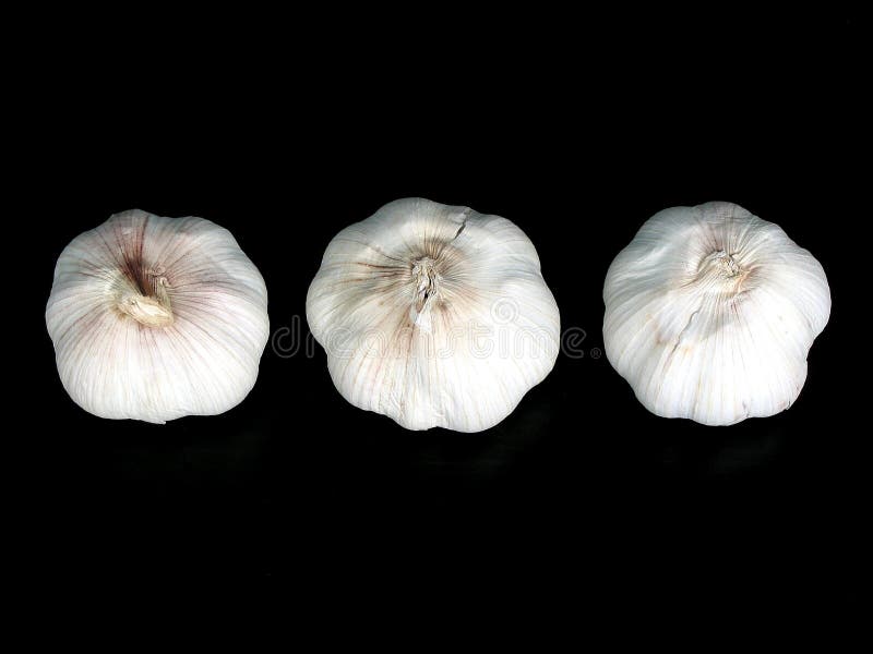 Garlic bulbs on black 2