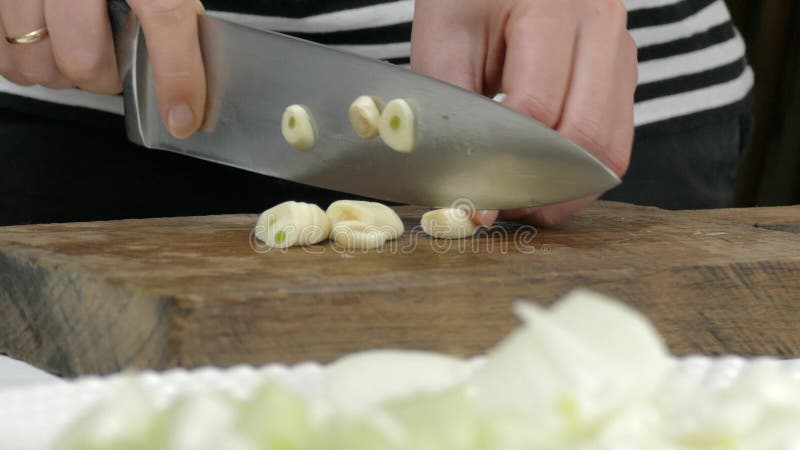 Garlic chopping for frying