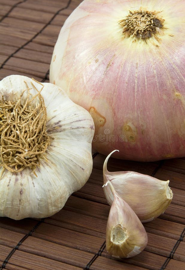 Garlic and onion stock image. Image of agriculture, freshness 15847635