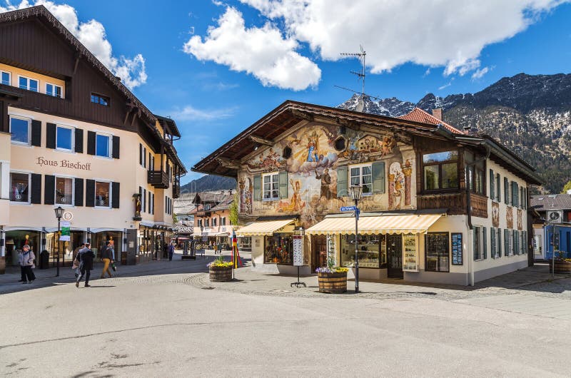 Beautiful Houses in Garmisch-Partenkirchen in Germany Editorial Stock Photo - Image of painting, street: 100382638