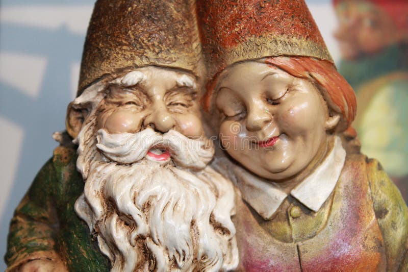 Gartenzwerg-Ehemann und Frau lizenzfreie stockfotos Gartenzwerg-Ehemann und Frau lizenzfreie stockfotos